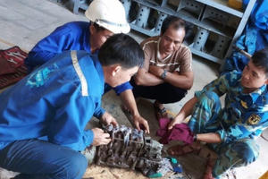 Sửa chữa thành công sự cố máy phụ tàu cá PY 96319 TS