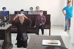 TAND tỉnh Đồng Nai khẳng định “vụ đội đơn, quỳ giữa tòa xin xử án” là dàn dựng