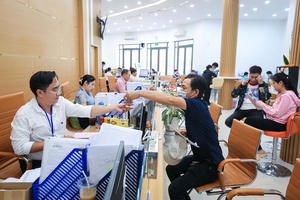 Tập trung chi trả tiền hỗ trợ cho 4 nhóm cán bộ, công chức nghỉ việc