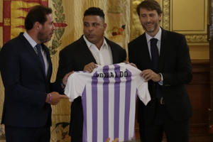 "Người ngoài hành tinh" chính thức sở hữu CLB Real Valladolid