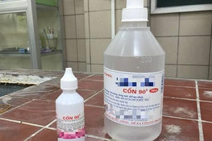 Người đàn ông tử vong sau khi uống cồn y tế pha rượu Người đàn ông tử vong sau khi uống cồn y tế pha rượu