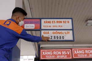 Chiều 21/3, giá xăng giảm hơn 600 đồng, dầu giảm gần 2.000 đồng