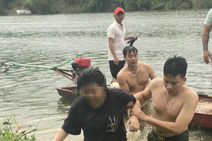 Thanh Hoá: Trung uý Công an dũng cảm cứu sống cháu bé đang chới với giữa dòng nước xiết