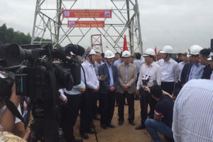 Phó Thủ tướng Trịnh Đình Dũng họp xử lý vướng mắc liên quan dự án Đường dây 500kV mạch 3