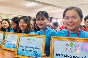 Novaland tiếp tục chuỗi hoạt động hỗ trợ giáo dục và đào tạo tại tỉnh Bình Thuận