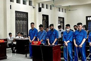 14 cựu cán bộ Hải quan Hải phòng lĩnh án hơn 49 năm tù