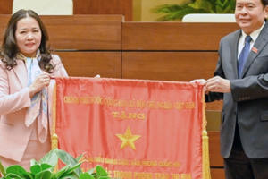 Báo Đại biểu Nhân dân nhận Cờ thi đua của Chính phủ và nhiều danh hiệu thi đua