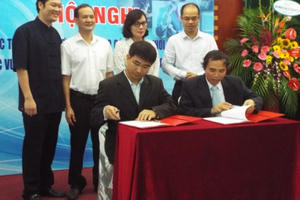 Vườn ươm Doanh nghiệp Công nghệ Thông tin đổi mới sáng tạo Hà Nội trao giấy chứng nhận cho 12 nhóm khởi nghiệp Vườn ươm Doanh nghiệp Công nghệ Thông tin đổi mới sáng tạo Hà Nội trao giấy chứng nhận cho 12 nhóm khởi nghiệp