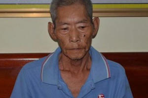 Bé gái 7 tuổi bị ông nội của bạn dâm ô