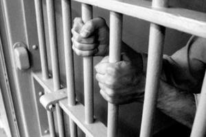 Sát thủ rơi nước mắt khuyên đứa em trai tránh xa tội lỗi