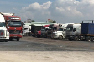 TP HCM: Bãi xe, nhà hàng không phép hoạt động ngang nhiên gần trụ sở quận 12?