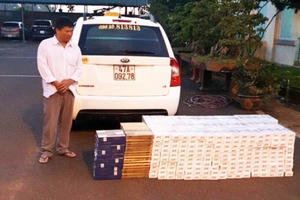 Đắk Lắk: Dùng xe taxi vận chuyển thuốc lá lậu