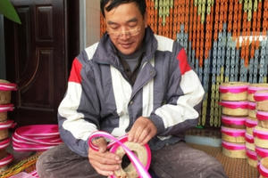 Nam Định: Khăn xếp Giáp Nhất chưa Tết đã "cháy" hàng