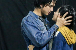 Trót vụt mất nụ hôn trong phim, Hoàng Yến Chibi quyết hôn bằng được Tiến Vũ ngoài đời