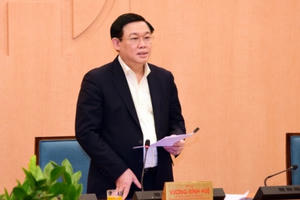 Bí thư Vương Đình Huệ: "Thủ đô Hà Nội sẽ thắng lợi kép" Bí thư Vương Đình Huệ: "Thủ đô Hà Nội sẽ thắng lợi kép"