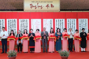 Trưng bày 100 bức thư pháp lấy cảm hứng từ Thăng Long - Hà Nội