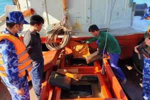 Bắt giữ tàu chở 70.000 lít dầu DO không rõ nguồn gốc