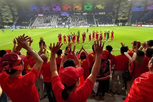 Xin cảm ơn những chiến binh áo đỏ!