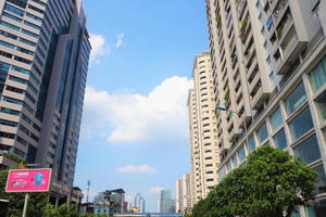 Hà Nội: Quá tải hạ tầng tuyến đường Lê Văn Lương, Tố Hữu Hà Nội: Quá tải hạ tầng tuyến đường Lê Văn Lương, Tố Hữu