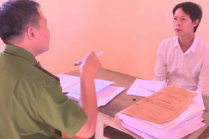 Đắk Lắk: Khởi tố đối tượng buôn bán trang sức làm từ ngà voi