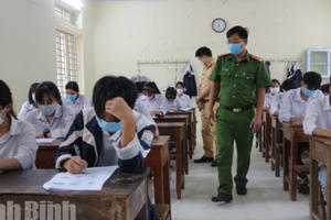 Ninh Bình: Tổ chức cuộc thi tìm hiểu kiến thức ATGT cho hơn 1.000 học sinh