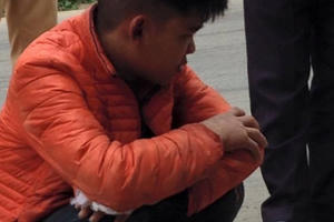 Người dân truy đuổi, bắt gọn nam thanh niên trộm xe máy