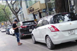 Cần xử lý dứt điểm việc trông, giữ xe tại phố Thái Phiên