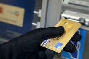 Chuyên gia pháp lý nói gì sau vụ khách hàng mất nửa tỷ trong tài khoản?