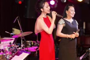 Hà Thu đánh dấu sự trở lại trong âm nhạc năm 2019 với album Nàng Xuân Hà Thu đánh dấu sự trở lại trong âm nhạc năm 2019 với album Nàng Xuân