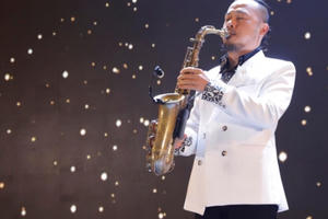 Nghệ sĩ saxophone Lê Duy Mạnh khoác áo mới cho nhạc Trịnh