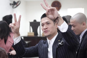 Nhìn lại vụ kiện giữa Tuần Châu và Đạo diễn  Việt Tú: “Khi nghệ sỹ hành xử như con buôn”