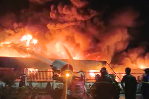 Hải Phòng: Cháy lớn tại kho thành phẩm KCN Đồ Sơn, may mắn không thương vong