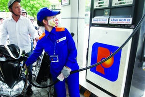 Bộ Công Thương: Giá xăng Việt Nam vẫn thấp hơn Trung Quốc, Lào, Campuchia