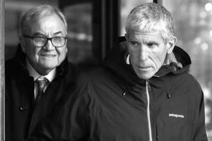 Hé lộ những “kỹ thuật ngầm” trong đường dây chạy trường rúng động nước Mỹ