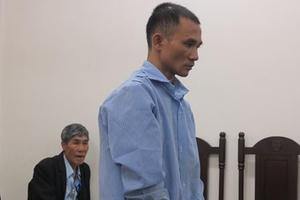 Giết người vì tiền trả góp điện thoại