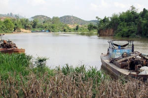 Nỗi lo ô nhiễm nước đầu nguồn của TP HCM