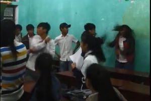 Sự thật Clip nữ sinh bị đánh thậm tệ vì chê “bà quét rác”