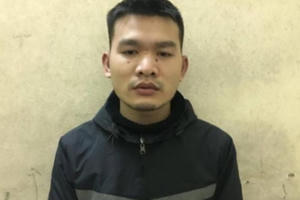 Bắt giữ đối tượng "bị khùng" khi liên tiếp đe dọa tạt axit để cưỡng đoạt 500 triệu đồng