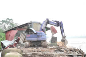 Vĩnh Phúc: Cưỡng chế thi hành án dân sự về tài sản gắn liền với đất hết hạn thầu 6 năm