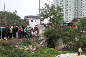 Nghệ An: Phát hiện thi thể một người đàn ông dưới chân cầu Cửa Tiền