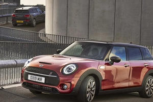 Những ôtô ra mắt khách Việt tháng 8