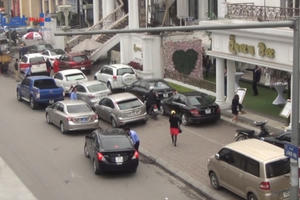 Sai phạm của nhà hàng Queen Bee: Liệu các cơ quan chức năng đã xử lý triệt để? Sai phạm của nhà hàng Queen Bee: Liệu các cơ quan chức năng đã xử lý triệt để?