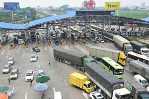 Ùn tắc tại chốt kiểm dịch, Chủ tịch Hà Nội chỉ đạo khẩn