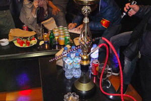 Cô gái có biểu hiện bất thường tại quán karaoke, khi đưa đến bệnh viện thì tử vong