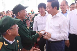 Phó Thủ tướng Trần Hồng Hà cùng nhân dân Hà Tĩnh chung vui ngày hội đại đoàn kết