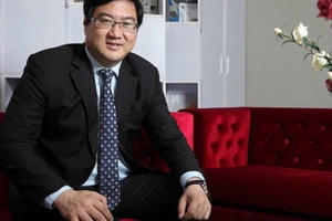 20 năm 'bay cao, té đau' của ông chủ Nhà Vui