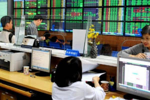 Chứng khoán ngày 21/3: Cổ phiếu ngân hàng khởi sắc "lẻ loi"