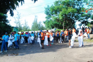 Đà Nẵng: Ra quân dọn môi trường vì một "Sơn Trà Xanh"