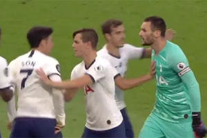 Son Heung-min suýt "tung cước" với đồng đội khiến "người đặc biệt" phải ra tay