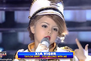 Cộng đồng mạng điên đảo với Taylor Swift phiên bản nhí